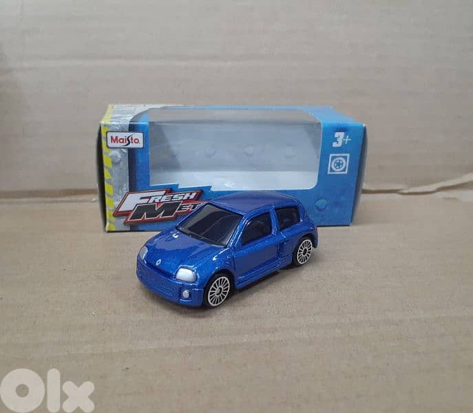 Maisto diecast car model 1;64. 8