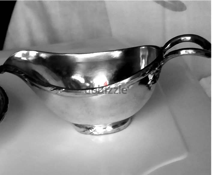 Silver Sauce Recipient 0