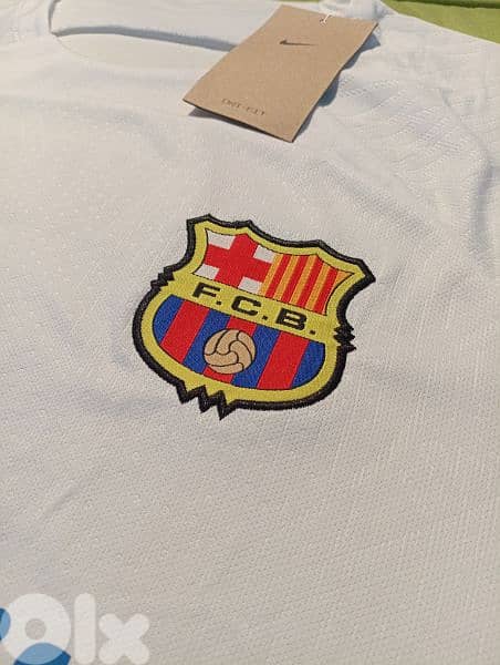 Barcelona Away Football Shirt & Short (Made in Thailand) 1