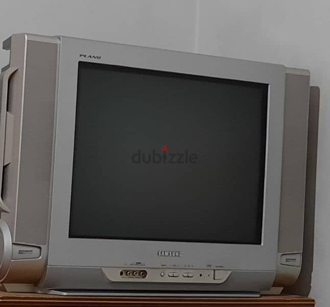 TV SAMSUNG + remote control 1