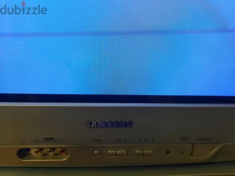 TV SAMSUNG + remote control 3