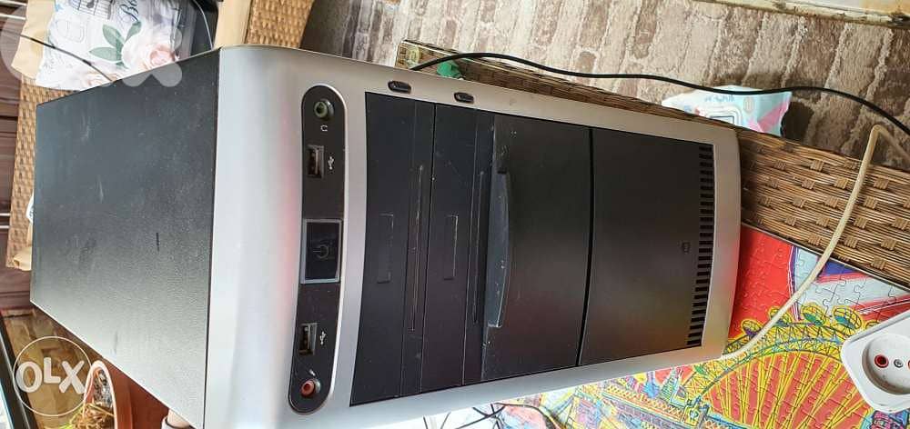 desktop computer with acer screen 4