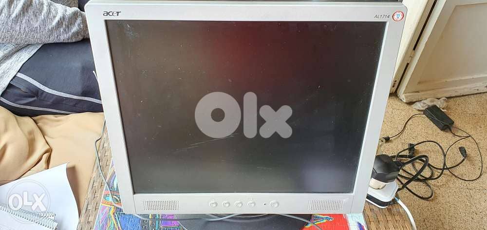 desktop computer with acer screen 5
