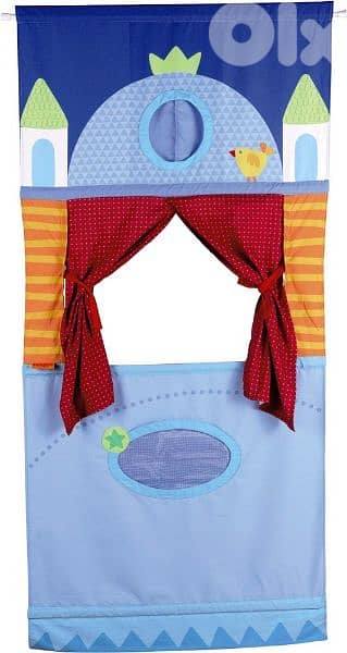 HUBA doorway puppet theater 1