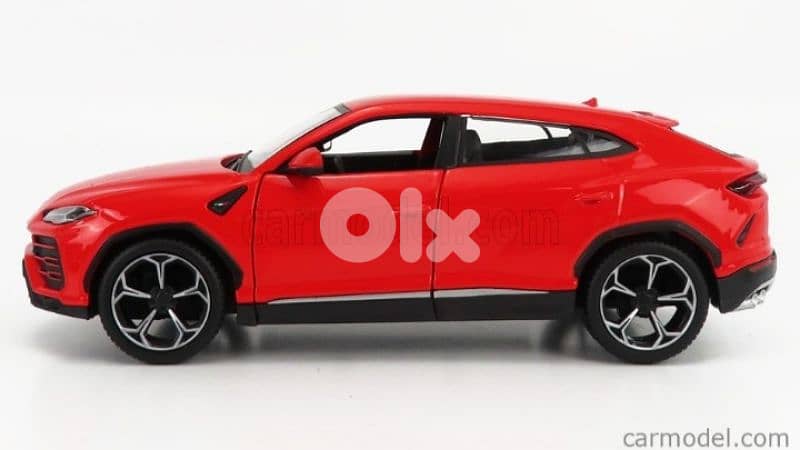 Lamborghini Urus diecast car model 1:24. 1