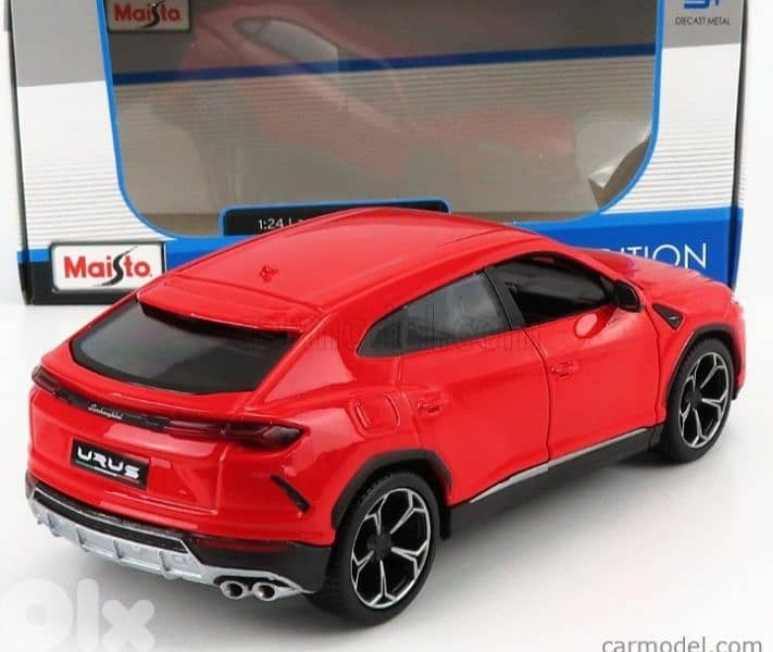 Lamborghini Urus diecast car model 1:24. 2
