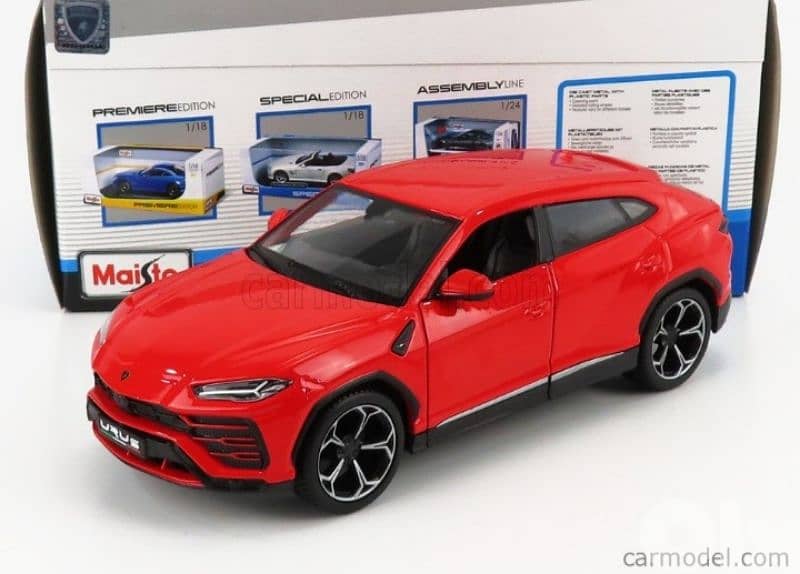 Lamborghini Urus diecast car model 1:24. 4