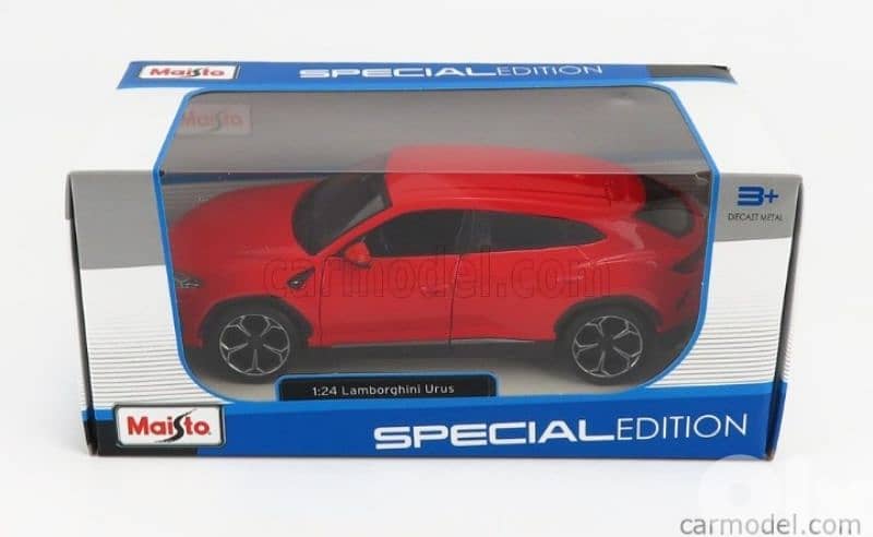 Lamborghini Urus diecast car model 1:24. 5