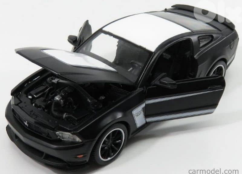 Ford Mustang Boss 302 diecast car model 1:24. 3
