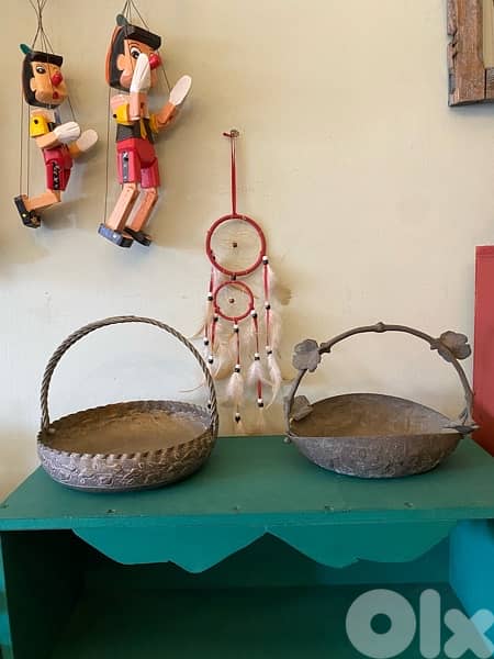 3 old copper bowls 0