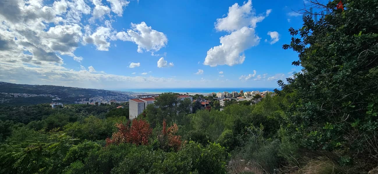 Land for sale in Yarzeh أرض للبيع في اليرزة 2