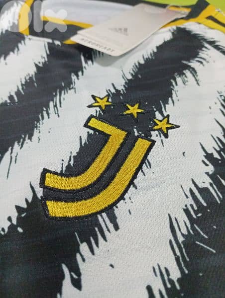 Juventus Chiesa Football Shirt & Short(Made in Thailand) 3
