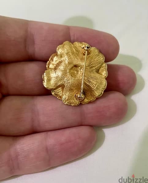 Vintage original Chanel gold metal camellia flower brooch 10