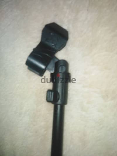 Microphone with Onstage Stand and long hercules cable