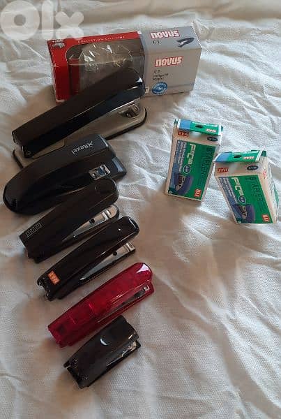 Staplers big, medium, and small 0