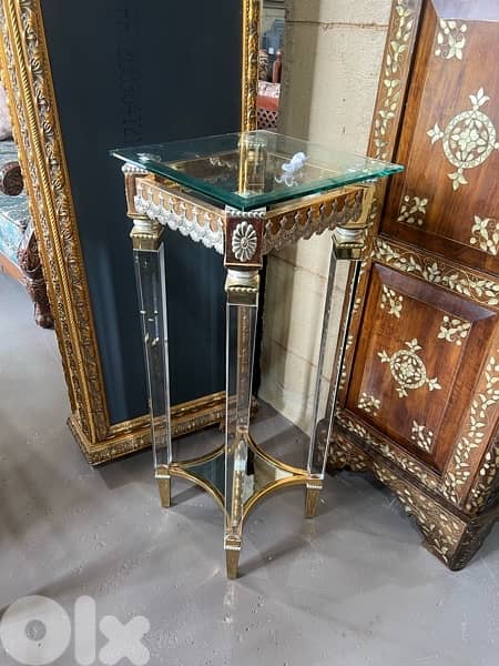 2 high tables made in Spain 0