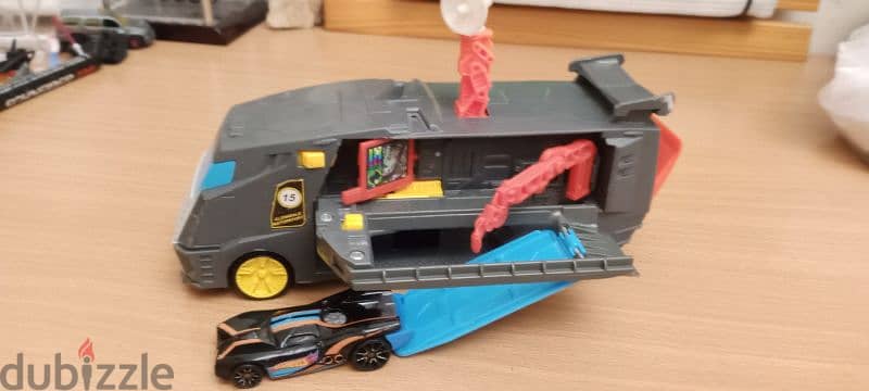 hot wheels truck for 9$ 3