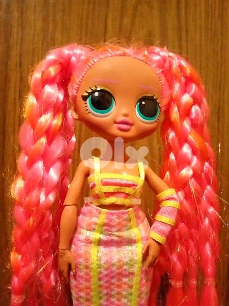 LOL NEON SERIES LIGHTS DAZZLE MGA Great doll in Her Own Wear+Shoes=34$ 1
