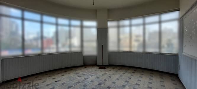 Office for rent in Fun El Chebbak مكتب للإيجار في فرن الشباك