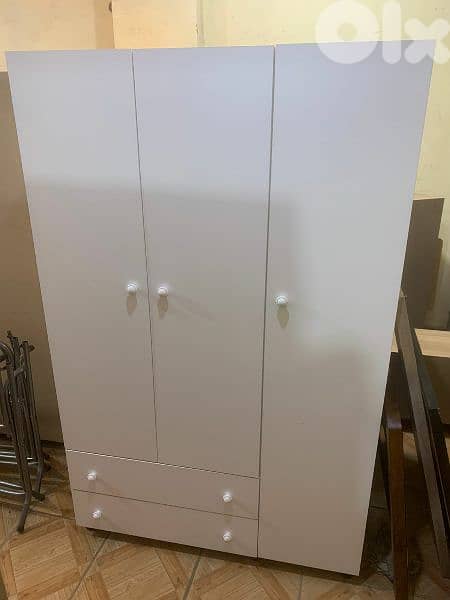 خزانة ثلاث درف 120 سم 0