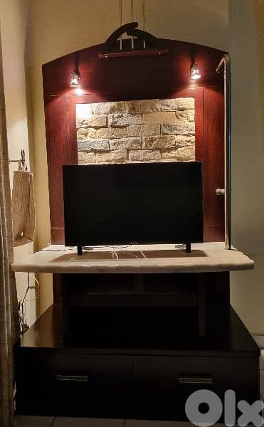 tv unit granite vs rock 2