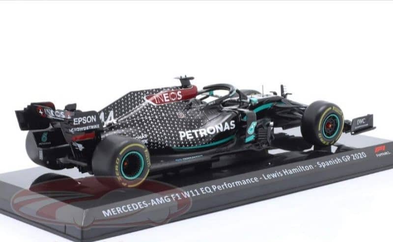 L. Hamilton Mercedes AMG W11 (2020);diecast car model 1:24 3