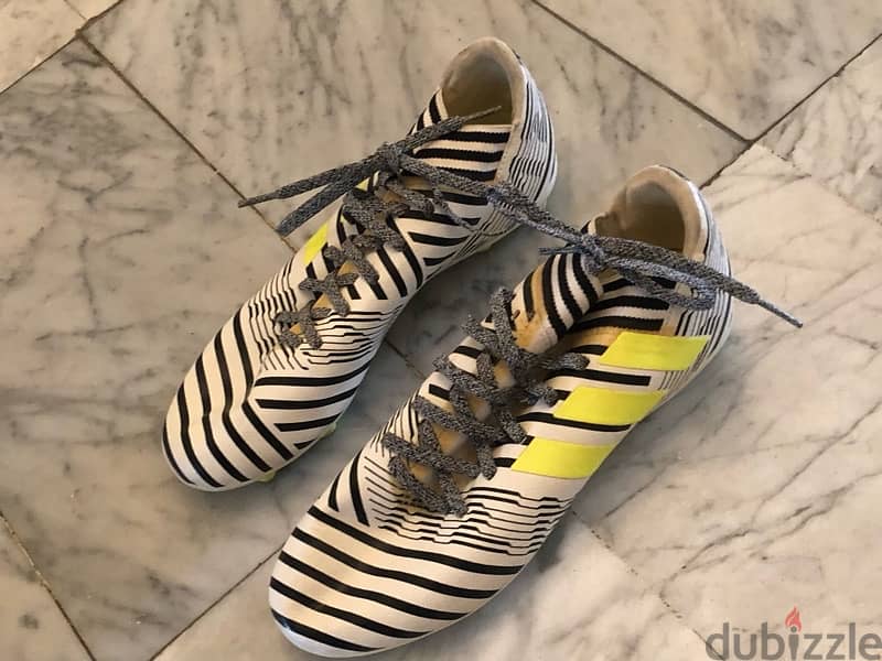Brand New Football shoes Size 38 حزاء فوتبال اديداس اصلي جديد ٣٨ 2