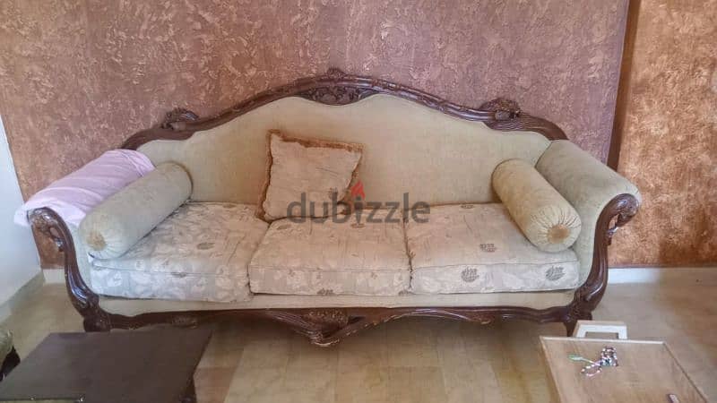 صالون ستيل ٤زغار واحده كبيره قديم بحاجه لشويه شغل 1