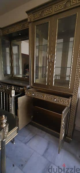 طاولة صفرة+ فاترين مع ٨ كراسي 3