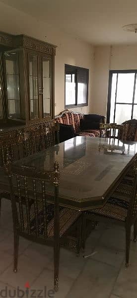 طاولة صفرة+ فاترين مع ٨ كراسي 5