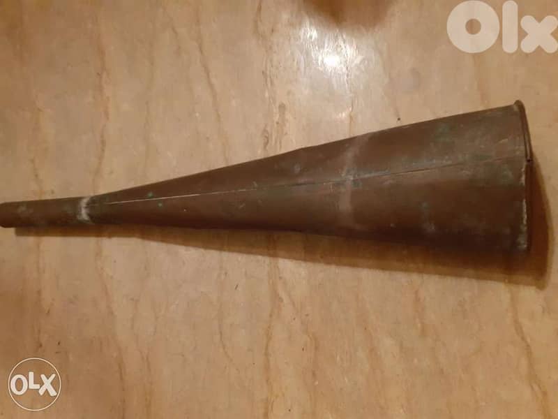 بوق قديم جدا انتيك 1