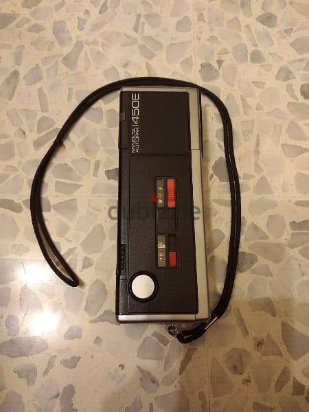 كاميرا قديمة بحالة ممتازة 1