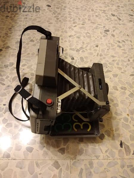 كاميرا قديمة بحالة ممتازة 2