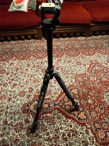 Tripod WF 6663A 1