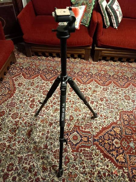 Tripod WF 6663A 2