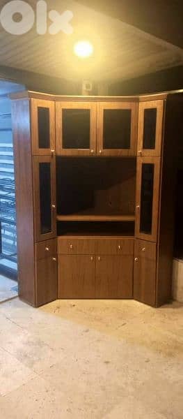 مكتبة للكتب كتير مرتبة 1