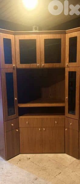 مكتبة للكتب كتير مرتبة 2