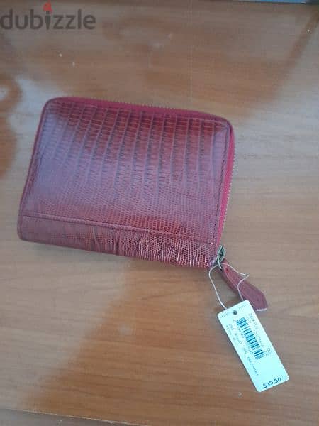 Red wallet 0