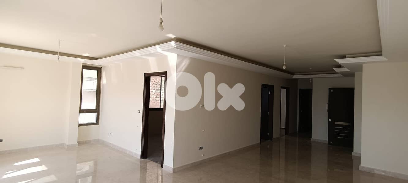 L12153-Spacious Apartment for Sale In Shayle 0