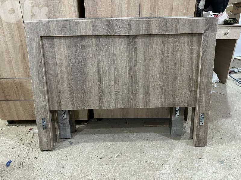 تخت مفرد ونص عرض 120 سم 0