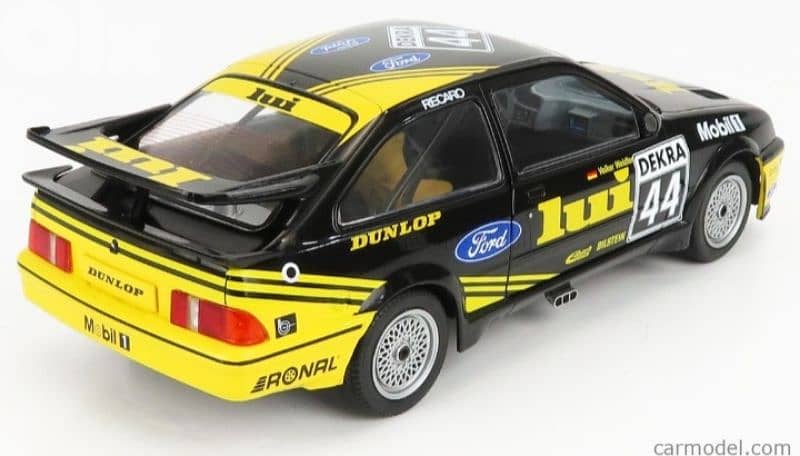 Ford Sierra RS 500 (1989) diecast car model 1;18 4