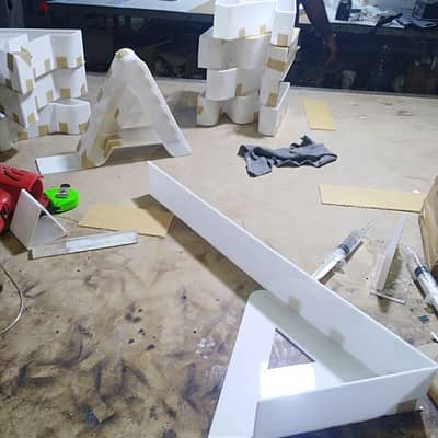 معلم بلاكسي و لف أحرف خبرة  ٨ سنوات احتاج الى عمل جزئي هاتف 70136419