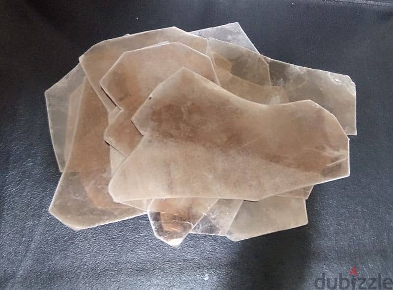Mica sheets - 1Kg = 100 $ - Available 70 kg 1