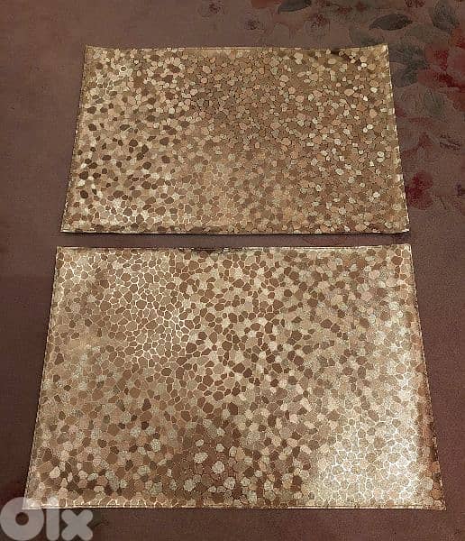 Golden Placemat - مفرش سفرة لتحت الصحن 10