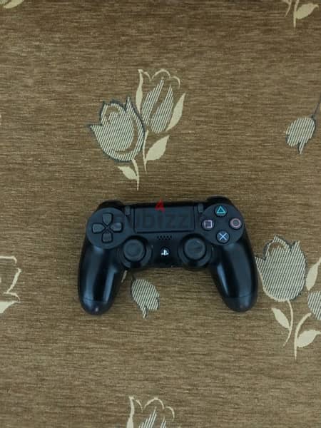 ps4 slim 1tb with its original box 3