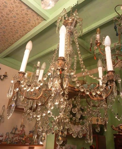 Chandeliers 0