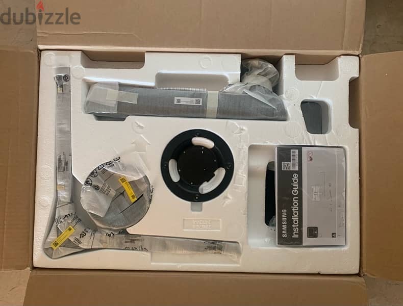 New Samsung Odyssey G7 (4K, 144hz, 28”, IPS) smart Gaming Monitor 0