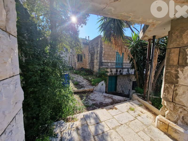 L14293 - Traditional Lebanese Building For Sale in Broumana 2