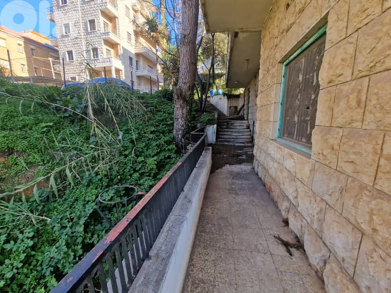 L14293 - Traditional Lebanese Building For Sale in Broumana 3