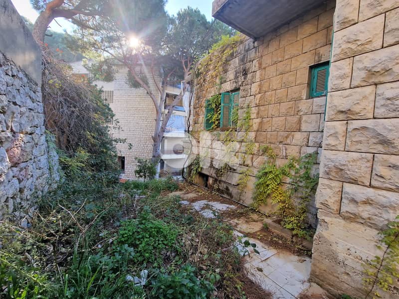 L14293 - Traditional Lebanese Building For Sale in Broumana 4
